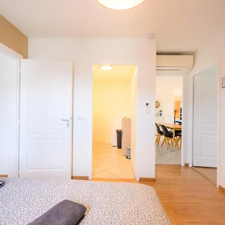 Apartmán Le Capeyron - Parking - Wifi - Aeroport